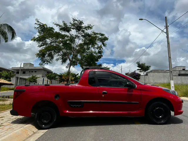 Carro Peugeot Hoggar 2011 XR 1.4 (10 ANOS BRASIL) (Flex)