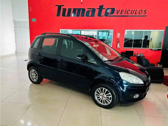 Carro Fiat Idea 2013 Attractive 1.4 8V (Flex)