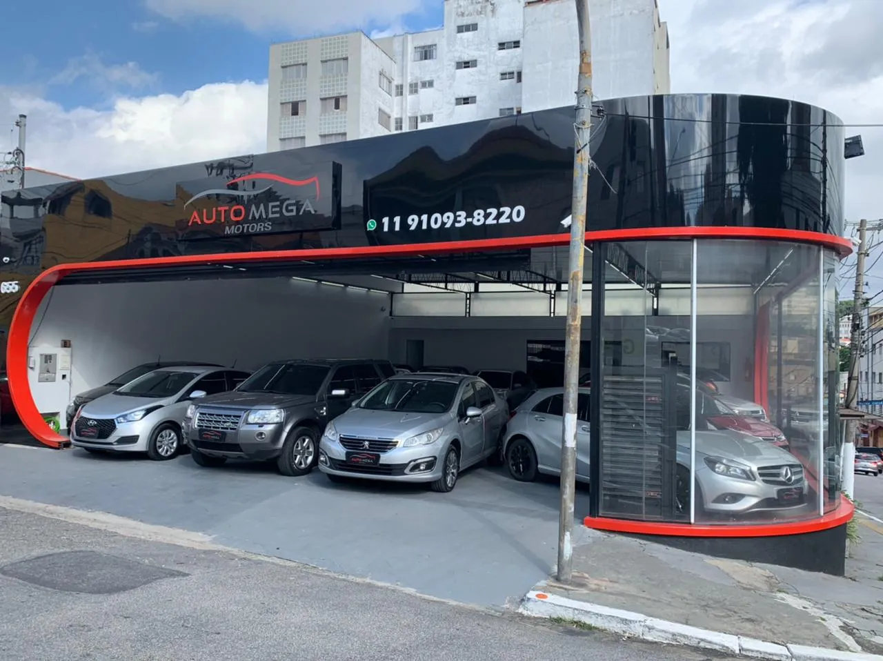 Fachada da loja Veículos à venda em AUTOMEGA MOTORS LTDA - São Paulo - SP | Mobiauto