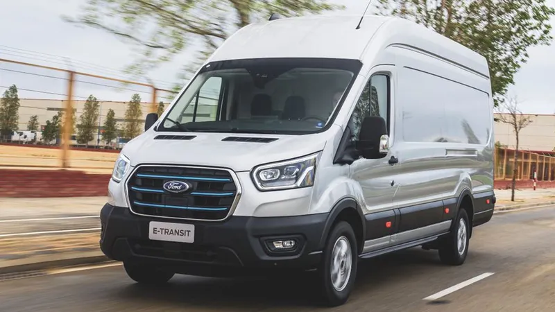 Ford e-Transit mal chegou e já vendeu R$ 150 milhões