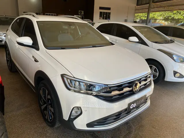 Carro Volkswagen Nivus 2023 Highline 200 TSI