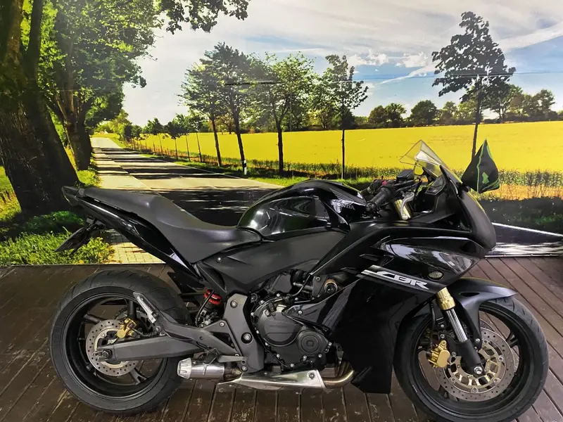 Honda CBR 600 F (Standard)