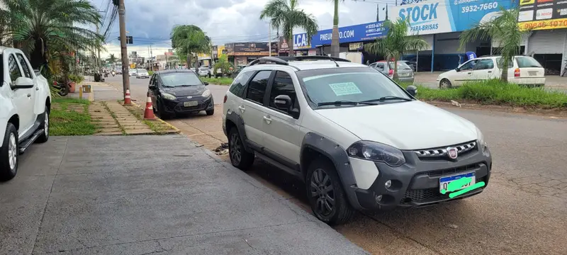Fiat Weekend Adventure Locker 1.8 8V (Flex)