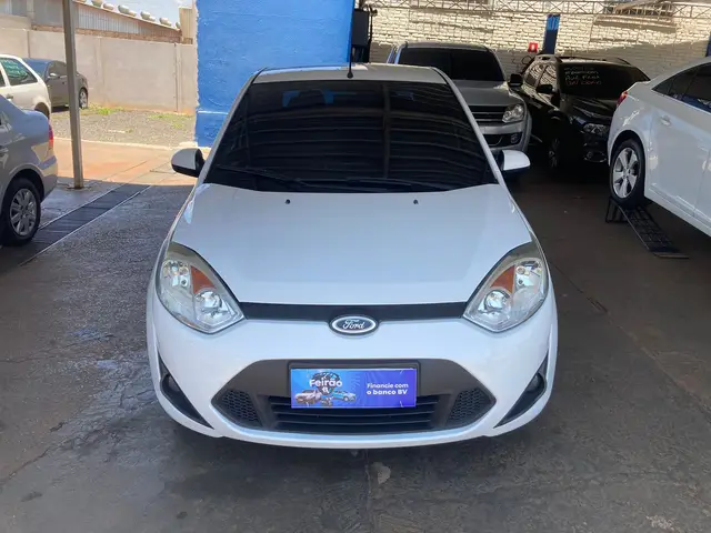 Carro Ford Fiesta Sedan 2014 SE 1.6 Rocam (Flex)