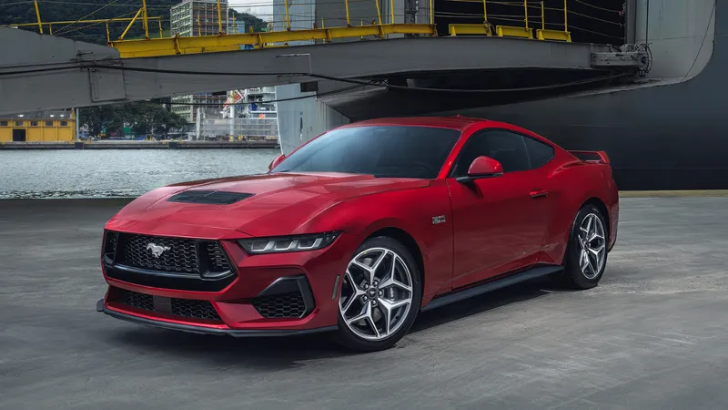 Novo Ford Mustang chega ao Brasil com V8 mais potente de sua história