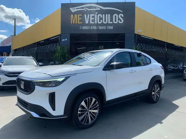 Carro Fiat Fastback 2024 Turbo 200