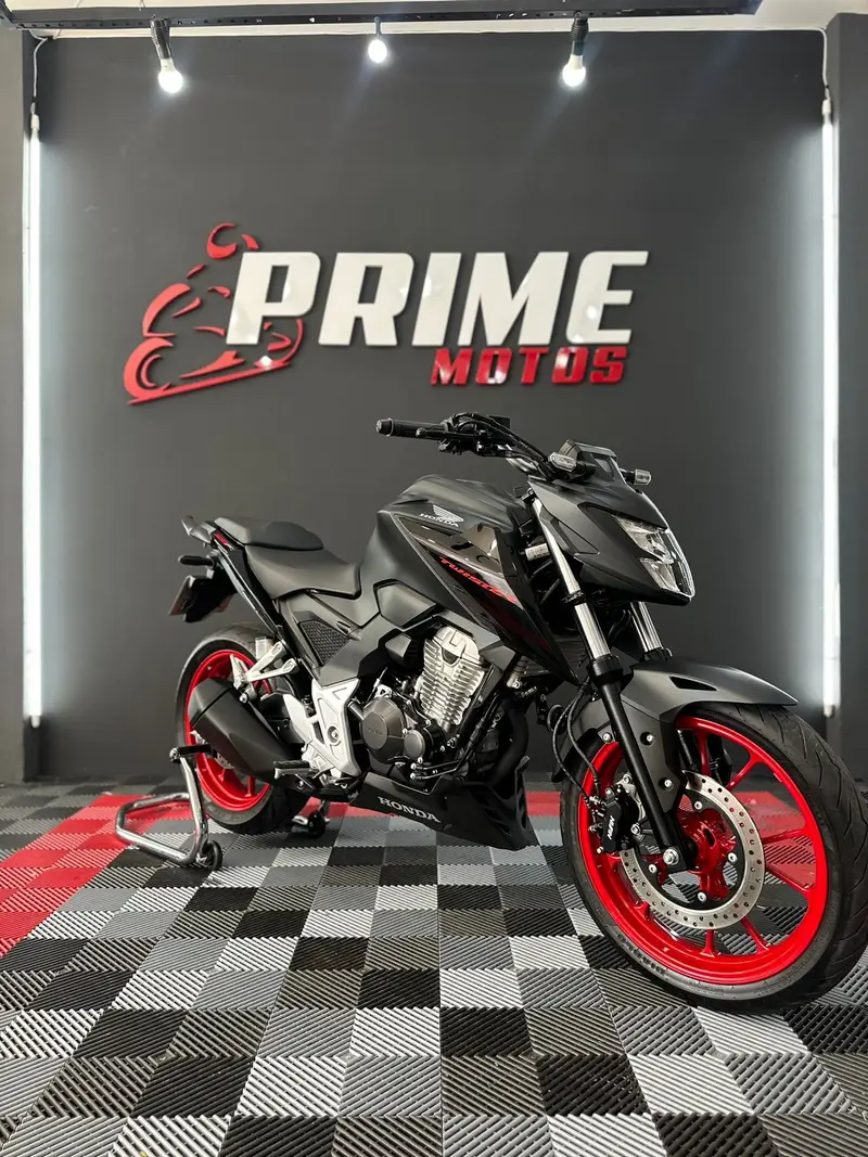 Honda CB 300F Twister (CBS)