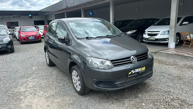 Carro Volkswagen Fox 2014 1.0 TEC (Flex) 2p