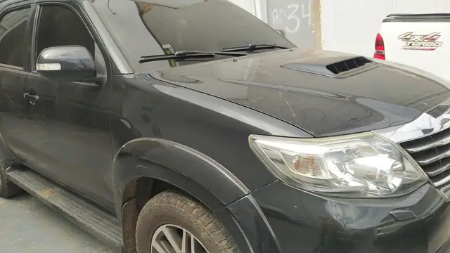 Carro Toyota Hilux SW4 2014 3.0 TDI 4x4 SRV 7L