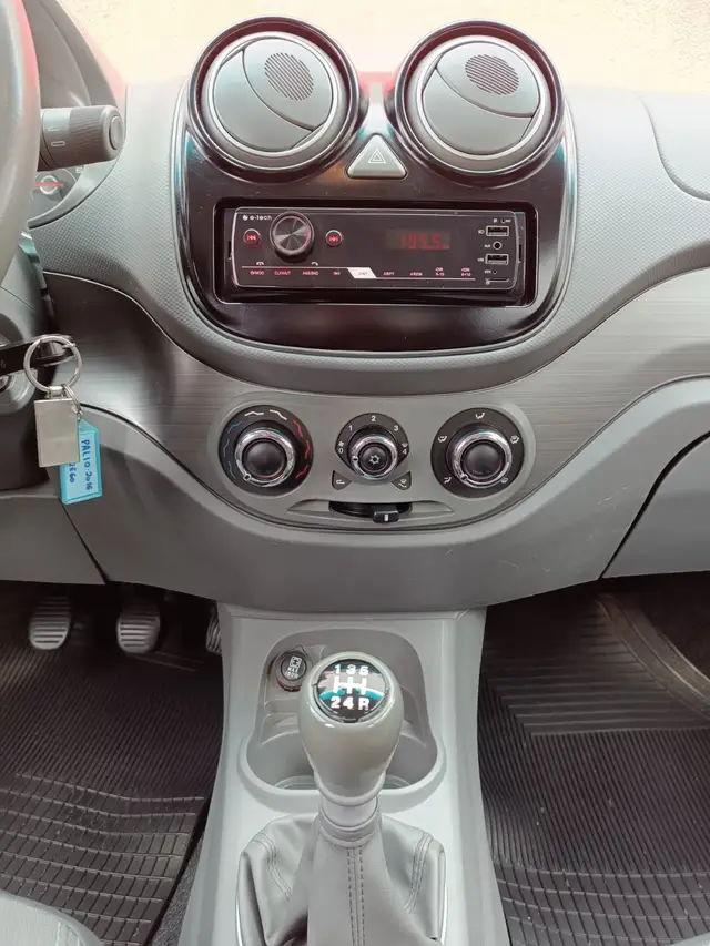 Carro Fiat Palio 2016 Attractive 1.0 Evo (Flex)