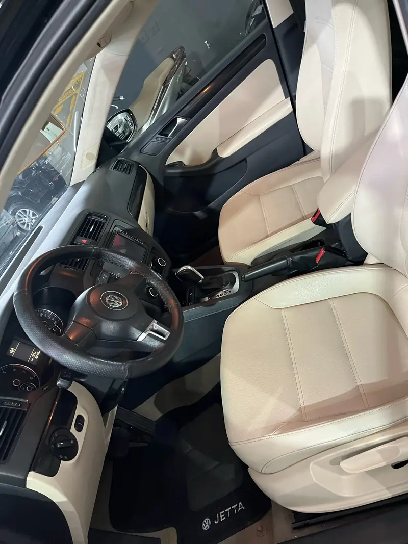 Volkswagen Jetta 2.0 Comfortline Tiptronic (Flex)