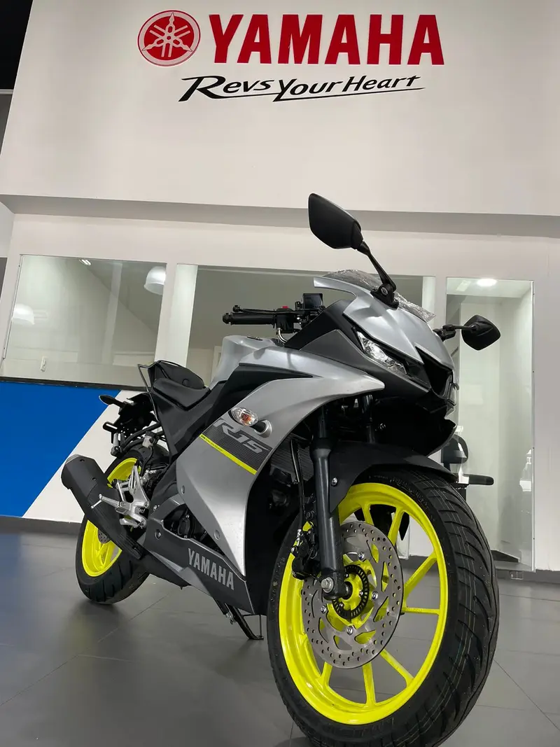 Yamaha YZF R15 ABS
