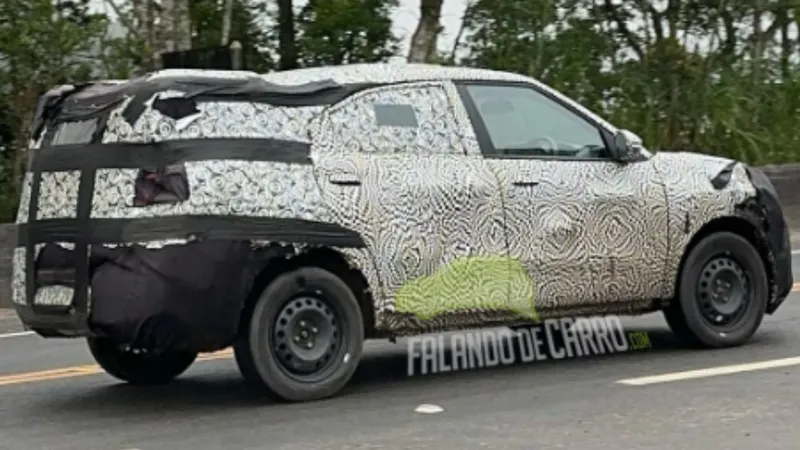 Citroen C3X é flagrado com jeitão de Fastback espaçoso