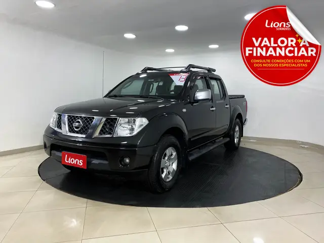 Carro Nissan Frontier 2013 XE 4x4 2.5 16V (cab. dupla)