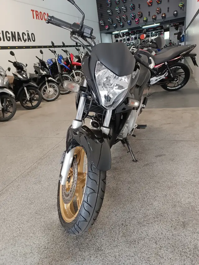 Carro Honda CB 300R 2015 (ABS)