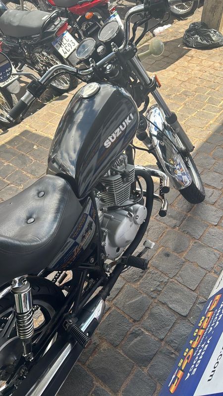 Intruder 125