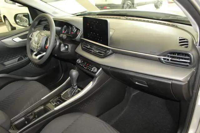 Carro Fiat Fastback 2025 Turbo 200