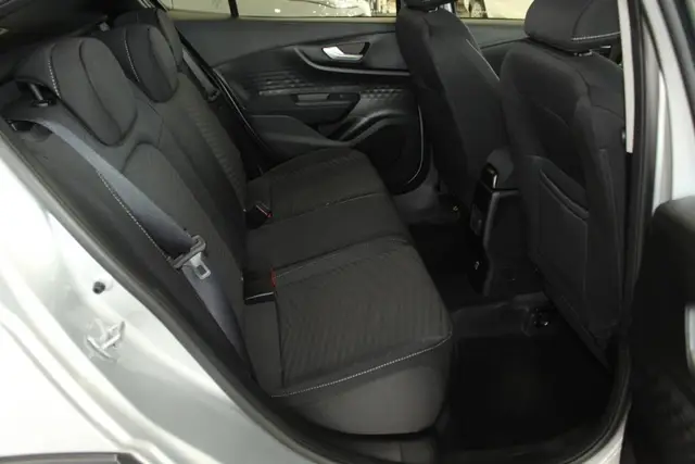 Carro Fiat Fastback 2025 Turbo 200