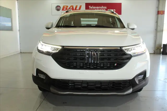 Carro Fiat Strada 2025 Volcano 1.3 Flex 8V CD Aut.