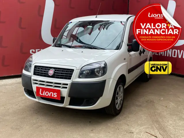 Carro Fiat Doblò 2020 Essence 1.8 16V (Flex)