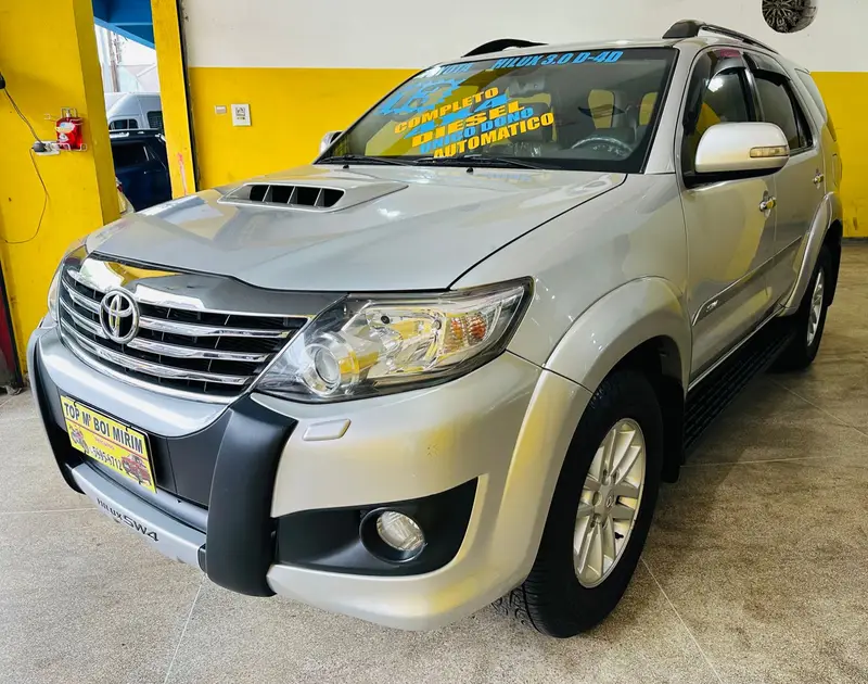 Toyota Hilux SW4 SRV 3.0 4X4 (7 Lugares)