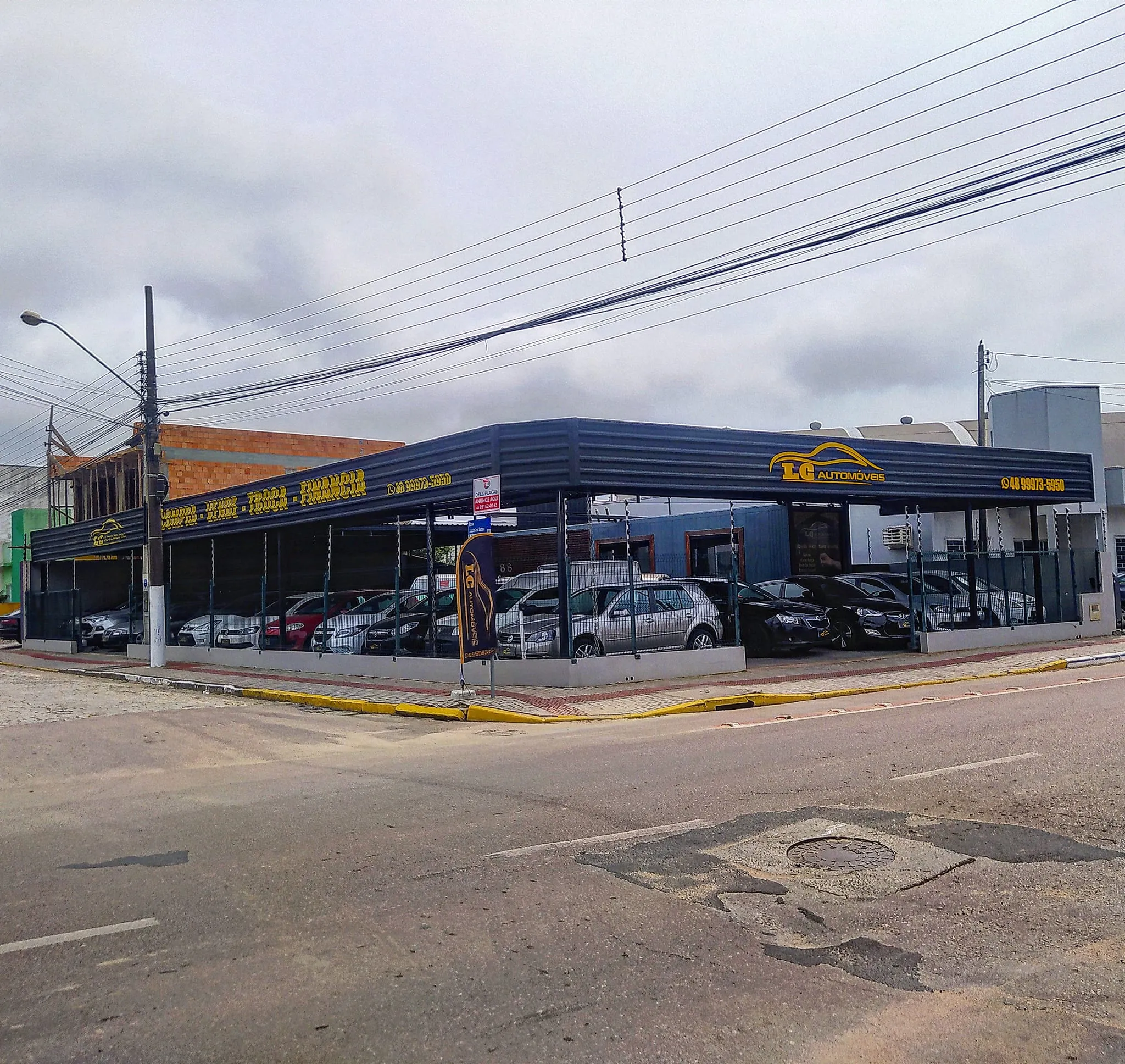 Fachada da loja Veículos à venda em LC Automóveis LTDA - Tijucas - SC | Mobiauto