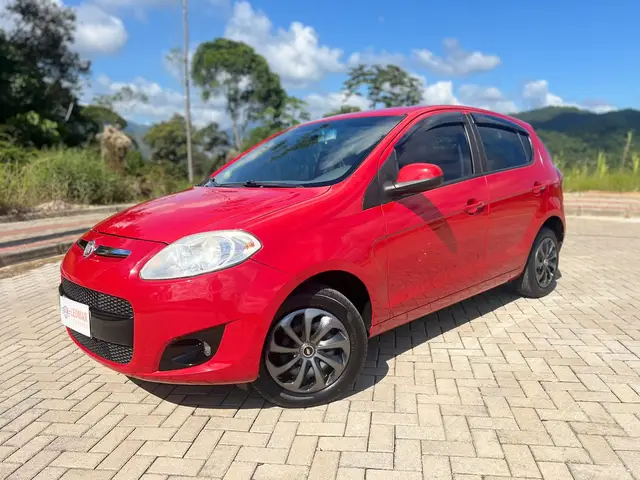 Carro Fiat Palio 2013 Attractive 1.4 8V (Flex)