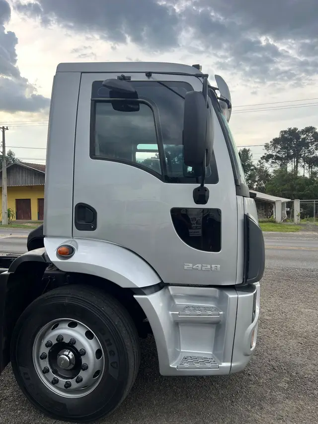 Carro Ford Cargo 2428 2012 Novo