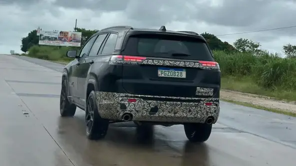 Versão mais envenenada do SUV de sete lugares terá mudanças mínimas no visual e dupla saída de escape