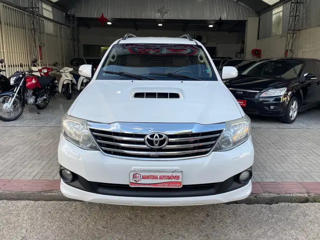 Carro Toyota Hilux SW4 2014 3.0 TDI 4x4 SRV 5L
