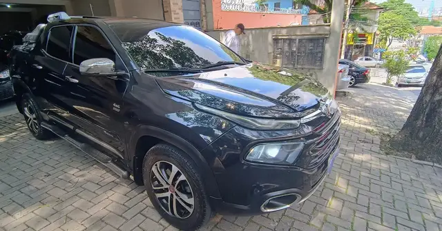 Carro Fiat Toro 2018 Volcano 2.0 diesel AT9 4x4