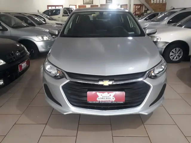 Carro Chevrolet Onix 2023 LT 1.0