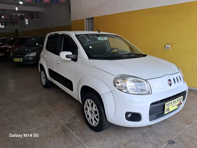 Carro Fiat Uno 2014 Vivace College 1.0 8V (Flex) 4p