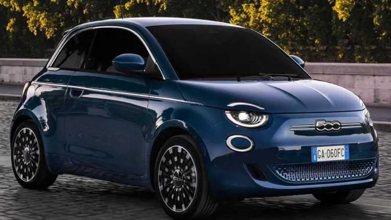 Entenda por que o Fiat 500 não será só elétrico e terá versões híbridas