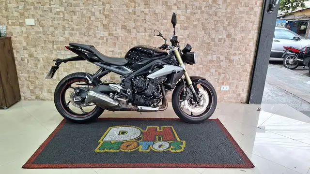 Moto Triumph Street Triple 675 2017 675 (ABS)