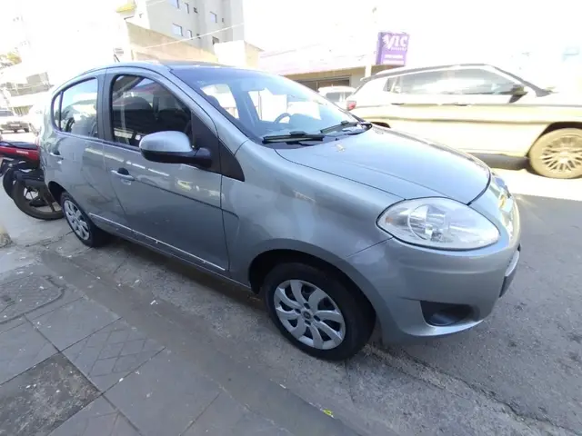 Carro Fiat Palio 2013 Attractive 1.4 8V (Flex)