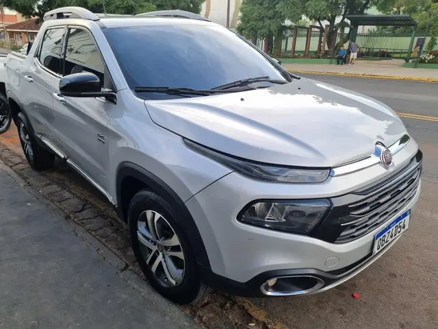 Carro Fiat Toro 2017 Volcano 2.0 diesel AT9 4x4