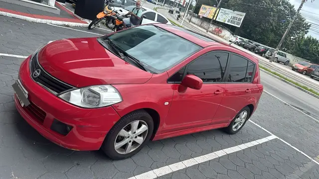 Carro Nissan Tiida 2013 SL 1.8 (flex)