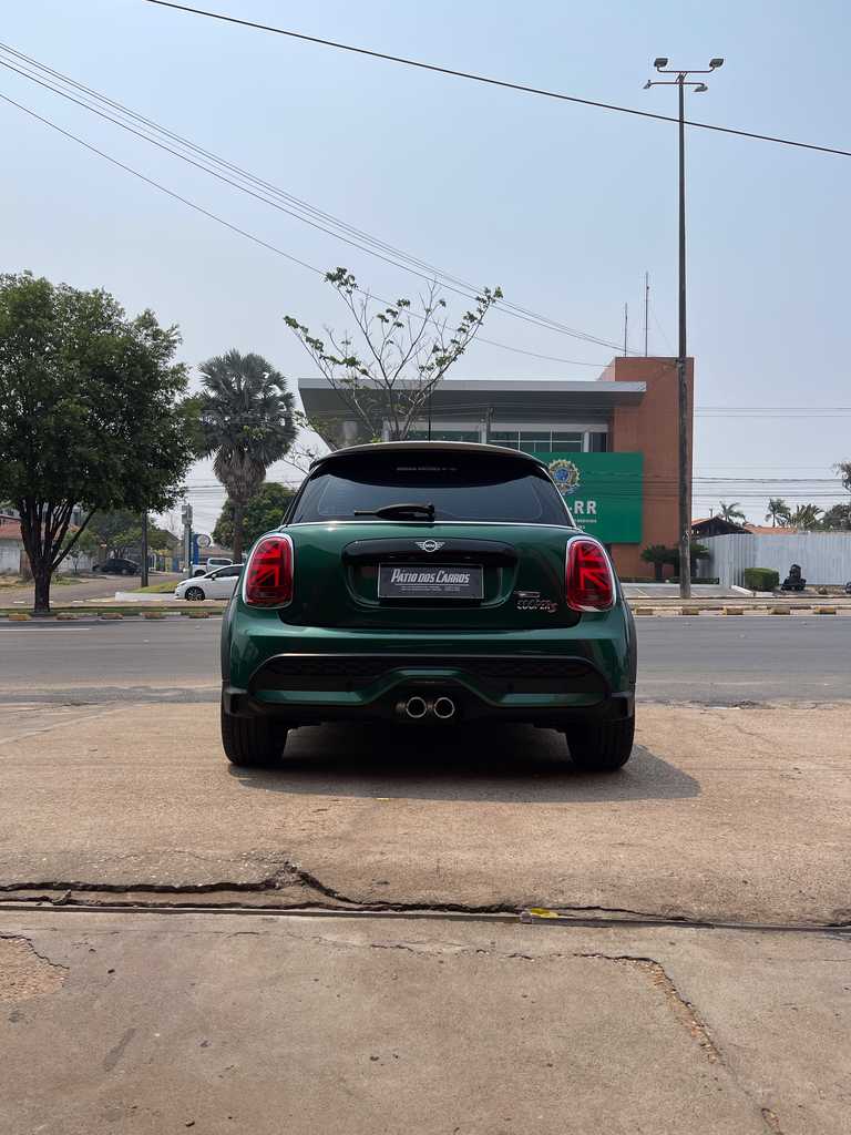alt=
