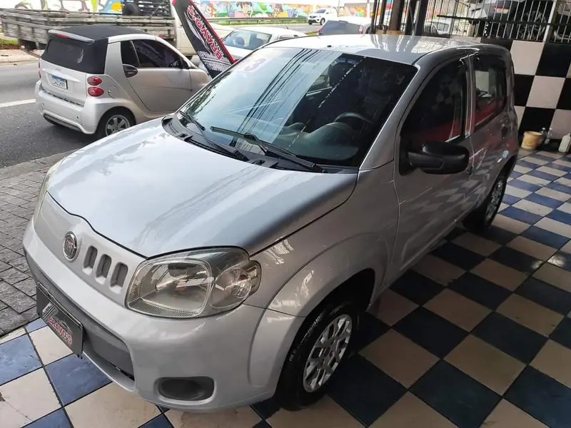 Fiat Uno Vivace Italia 1.0 8V (Flex) 4p