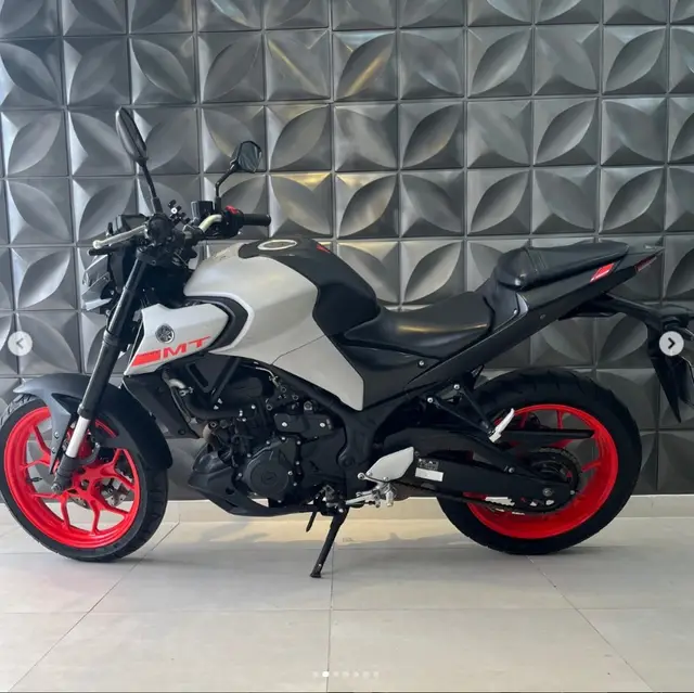 Carro Yamaha MT-03 2021 (ABS)