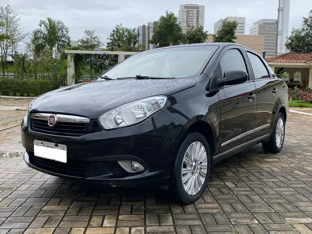 Carro Fiat Grand Siena 2015 Essence 1.6 16V (Flex)