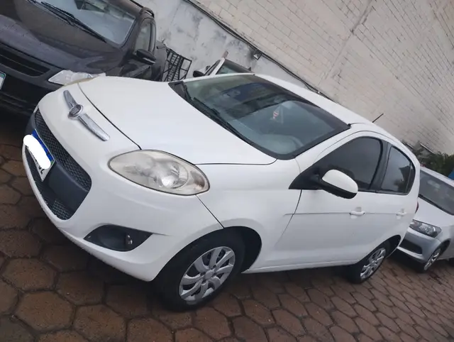 Carro Fiat Palio 2012 Attractive 1.0 8V (Flex)