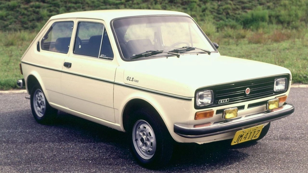 Hatch era equipado com motor 1.3 de 55 cv e 11,5 kgfm de torque e pioneiro com etanol
