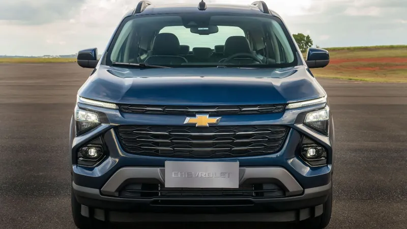 Nova Chevrolet Spin 2025 tem truque do C3 Aircross nos faróis