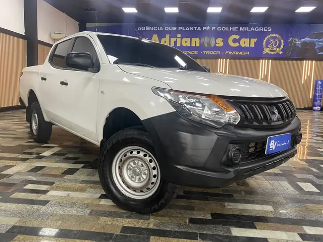 Carro Mitsubishi L200 Triton Sport 2022 GL 2.4 DID-H 4x4 (Aut)