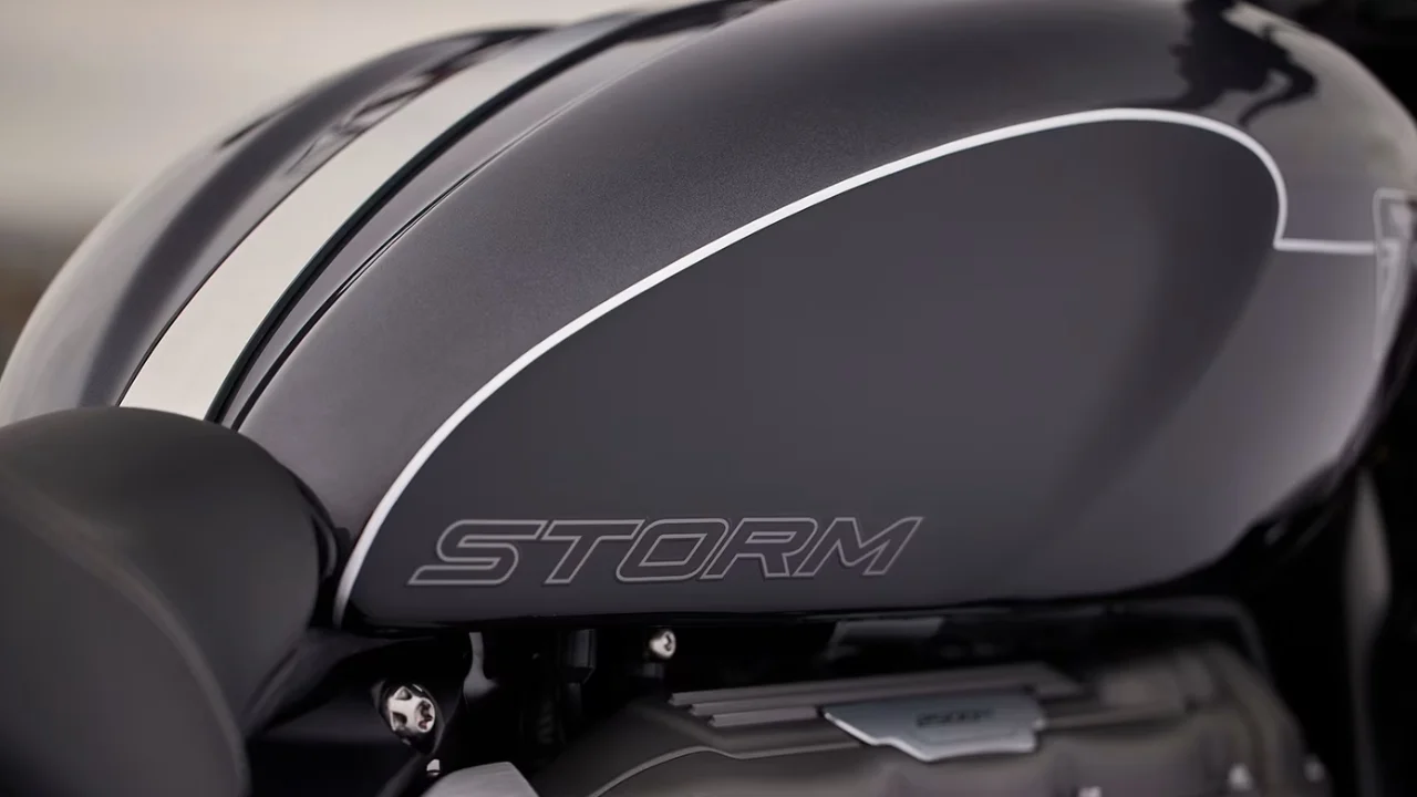 Triumph Rocket 3 Storm R