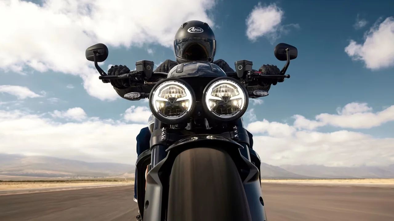 Triumph Rocket 3 Storm R