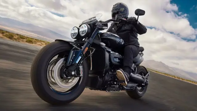 Moto Triumph Rocket 3 2025 Storm GT