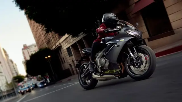 Moto Triumph Daytona 660 2025 ABS